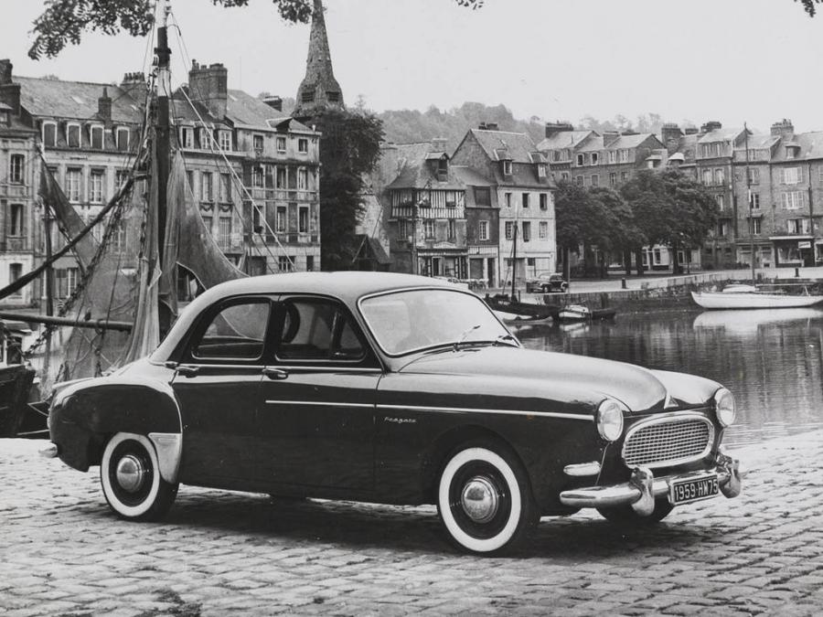  Renault Fregate 1958 года  (фото 2 из 2)